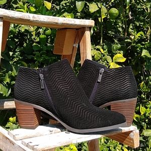 NEW Lucky Brand Black Booties Suede 9.5/41